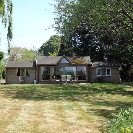 Idyllic Log Cabin Near Stratford Upon Avon Exterior foto